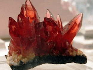 Драгоценный камень гиацинт: как выглядит?